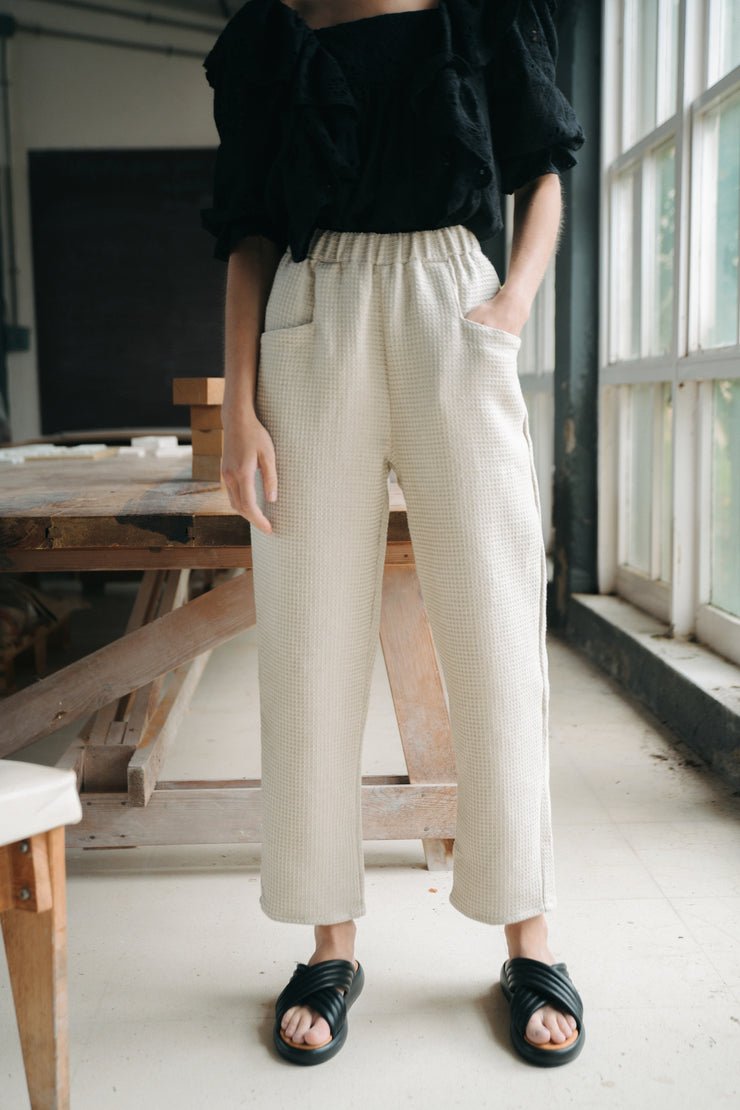 BLUE ANEMONE SUSTAINABLE ECO FRIENDLY SLOW FASHION BRAND WAFFLE CARROT LINEN SUMMER PANTS MUSGO NATURAL