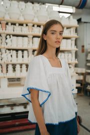 BLUE ANEMONE SS24 SUSTAINABLE ECO FRIENDLY SLOW FASHION WHITE  LINEN  STAPLE TIMELESS EMBROIDERED  LOOSE SHELL TOP BLOUSE BLUE