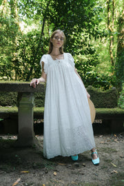 BLUE ANEMONE SUSTAINABLE ECO FRIENDLY SLOW FASHION BRAND ROMANTIC WHITE DRESS EMBRODIERED LACE BRODERIE ANGLAISE LIBELULA  